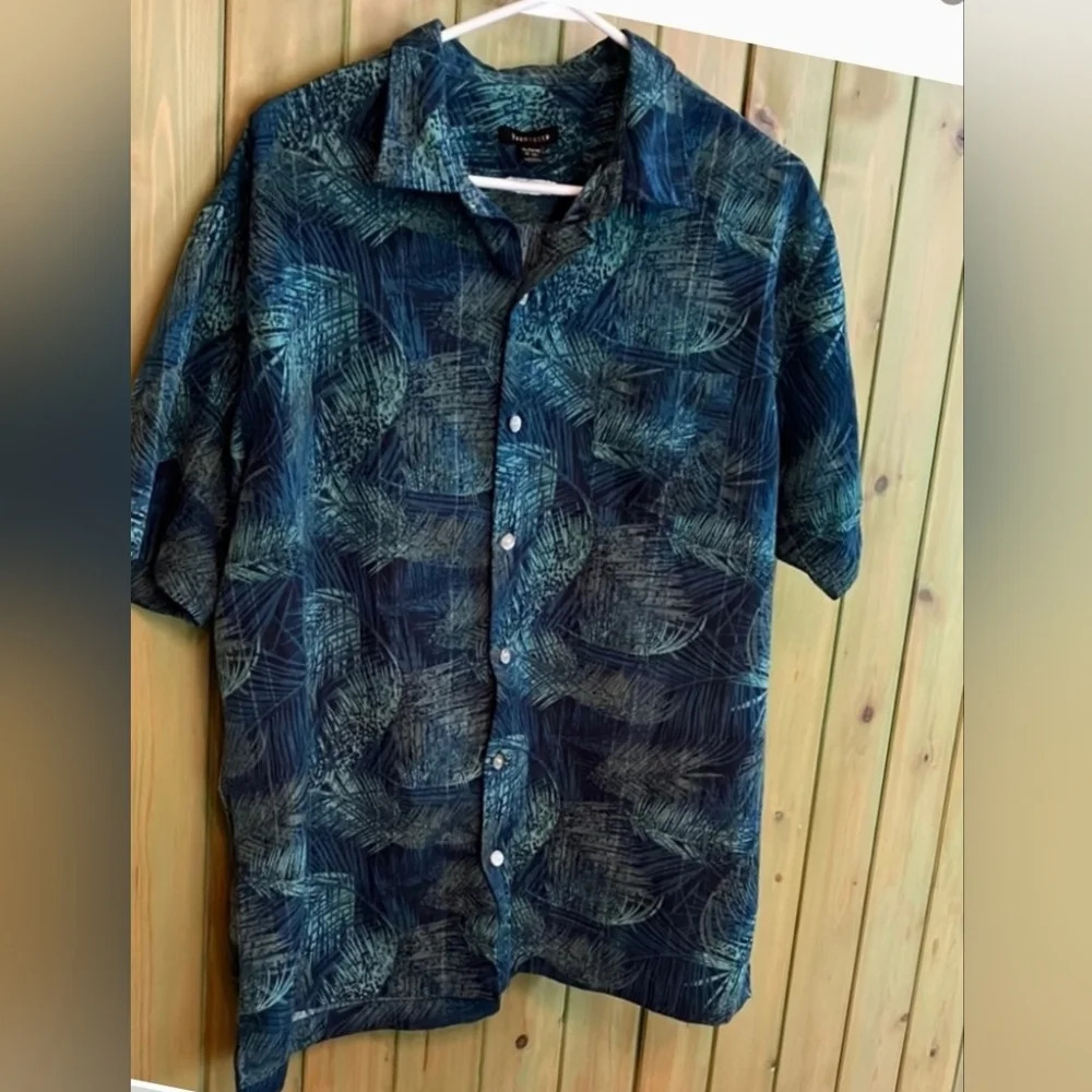 VanHeusen Mens Adult XL 17-17.5 short sleeve button down casual shirt
